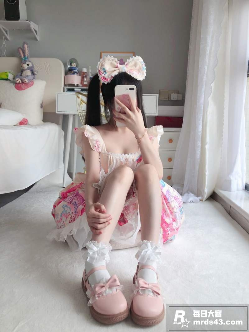推特福利姬 白桃少女相关图片1