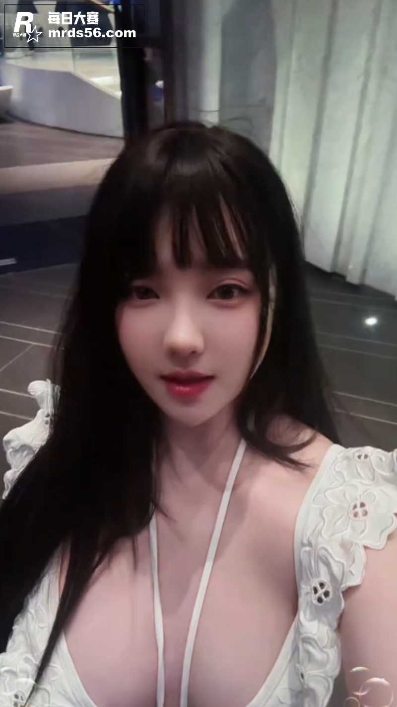 抖音高颜值巨乳网红少相关图片3
