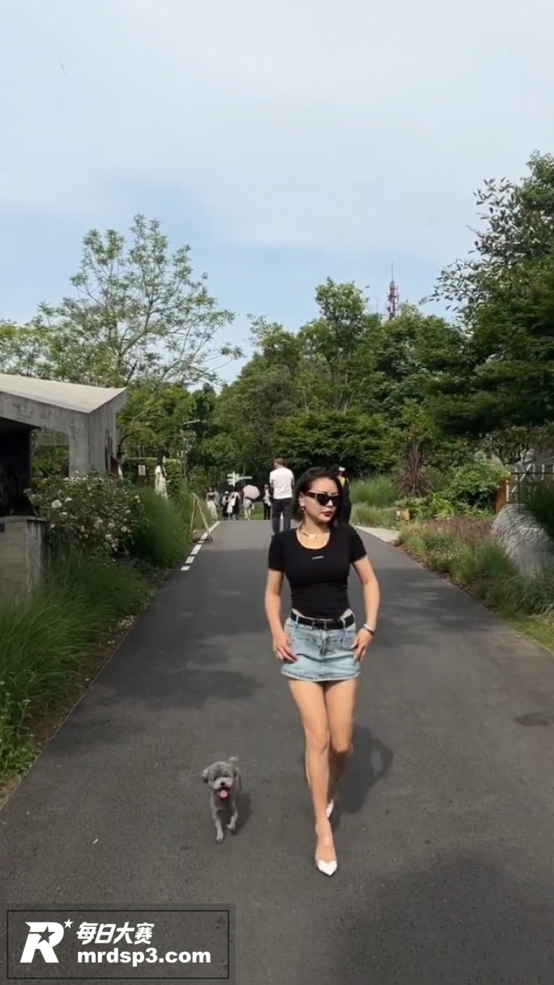 骚妈快乐屋PMV混剪相关图片1