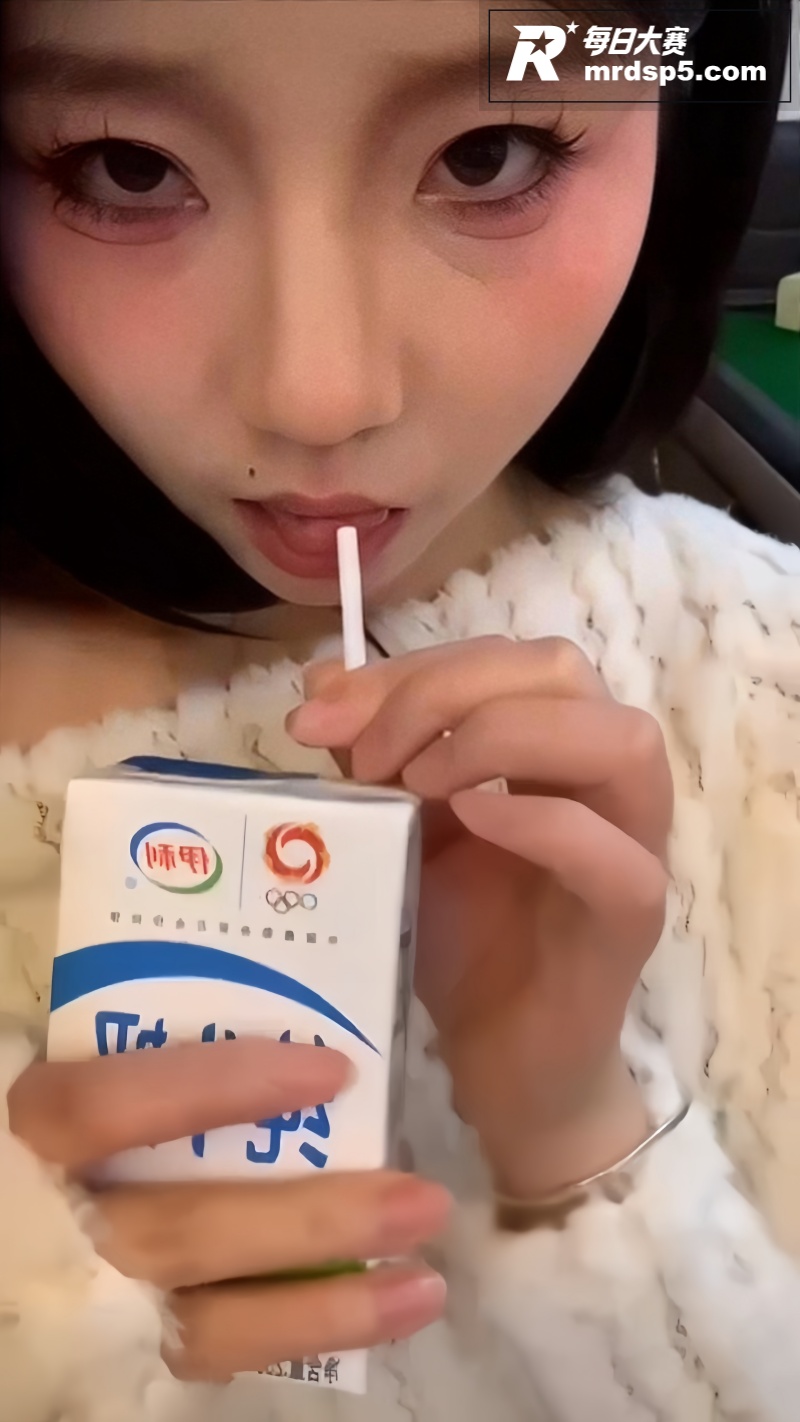 抖音少妇型美女 小小相关图片7