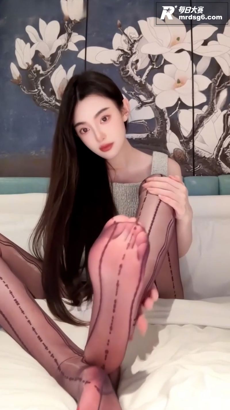 抖音高颜值御姐 薇b相关图片1