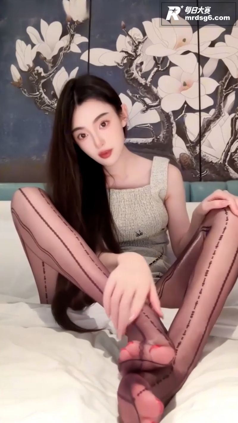抖音高颜值御姐 薇b相关图片2