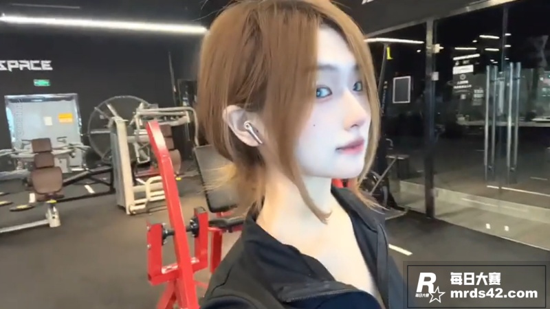 抖音万粉极品小妹 何相关图片3