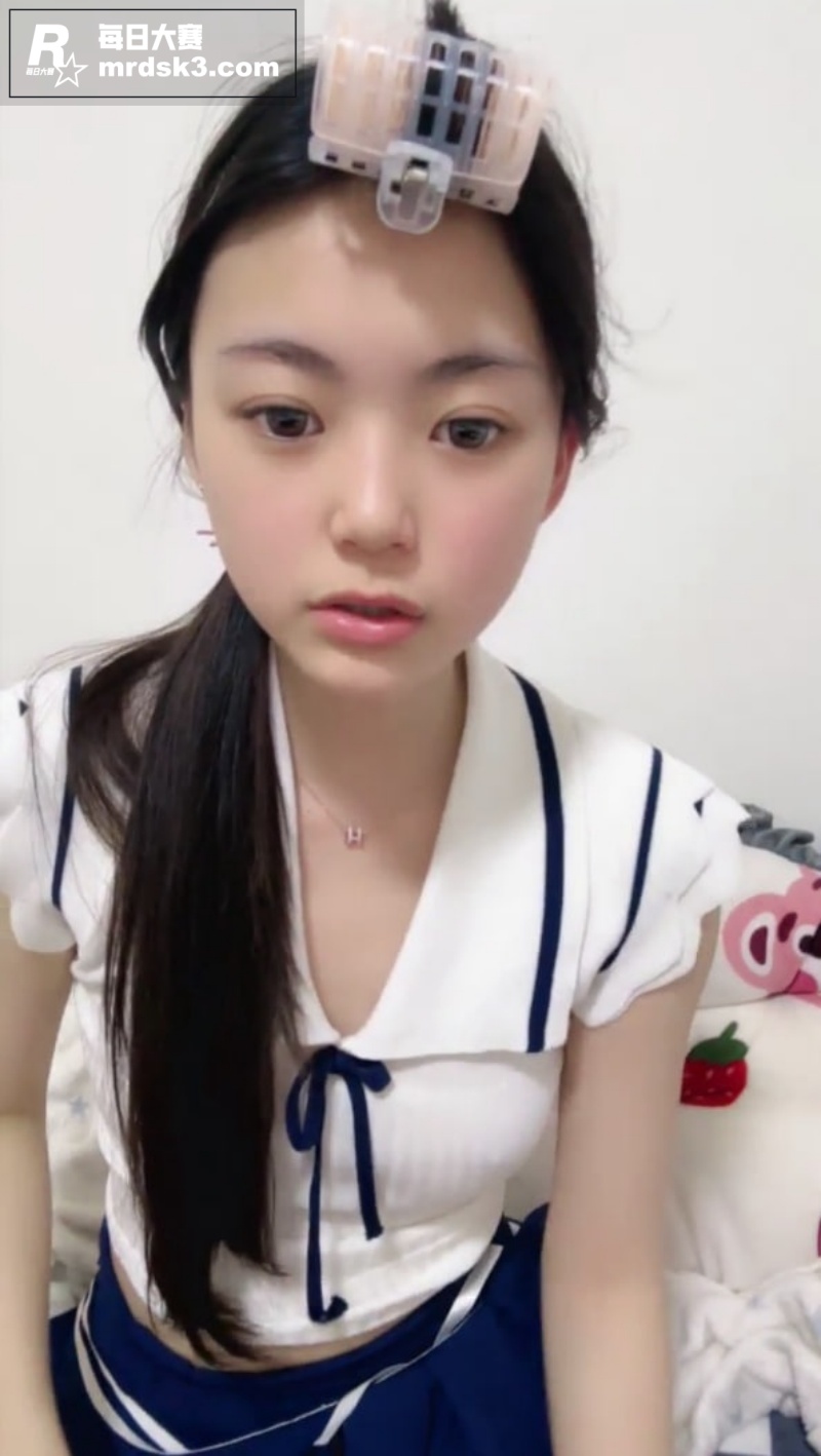 极品反差甜美校花 小相关图片1