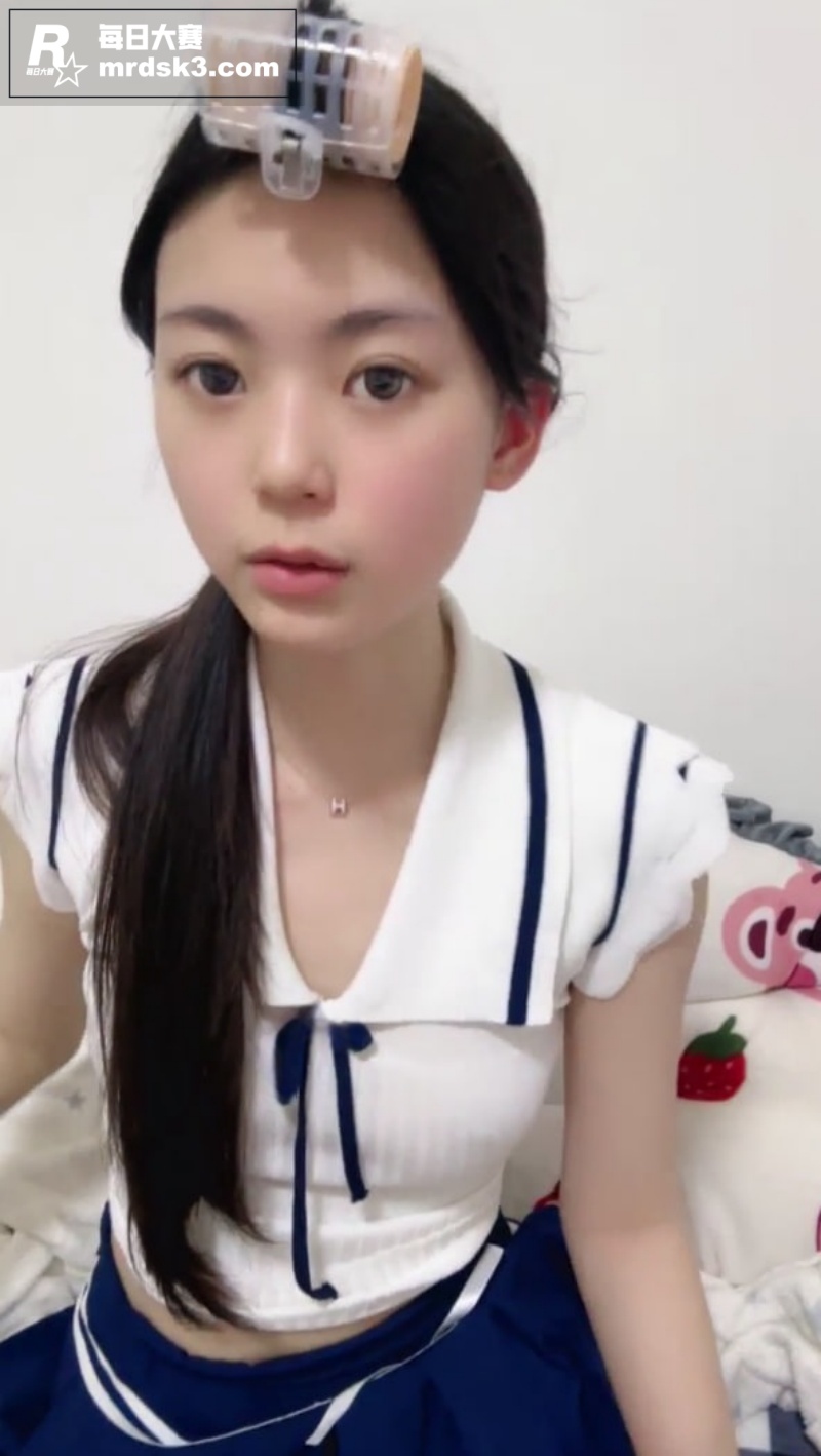 极品反差甜美校花 小相关图片3