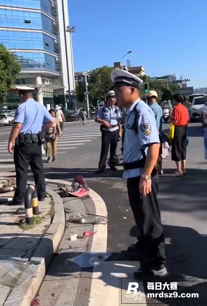 奇葩交通事故 25日相关图片4