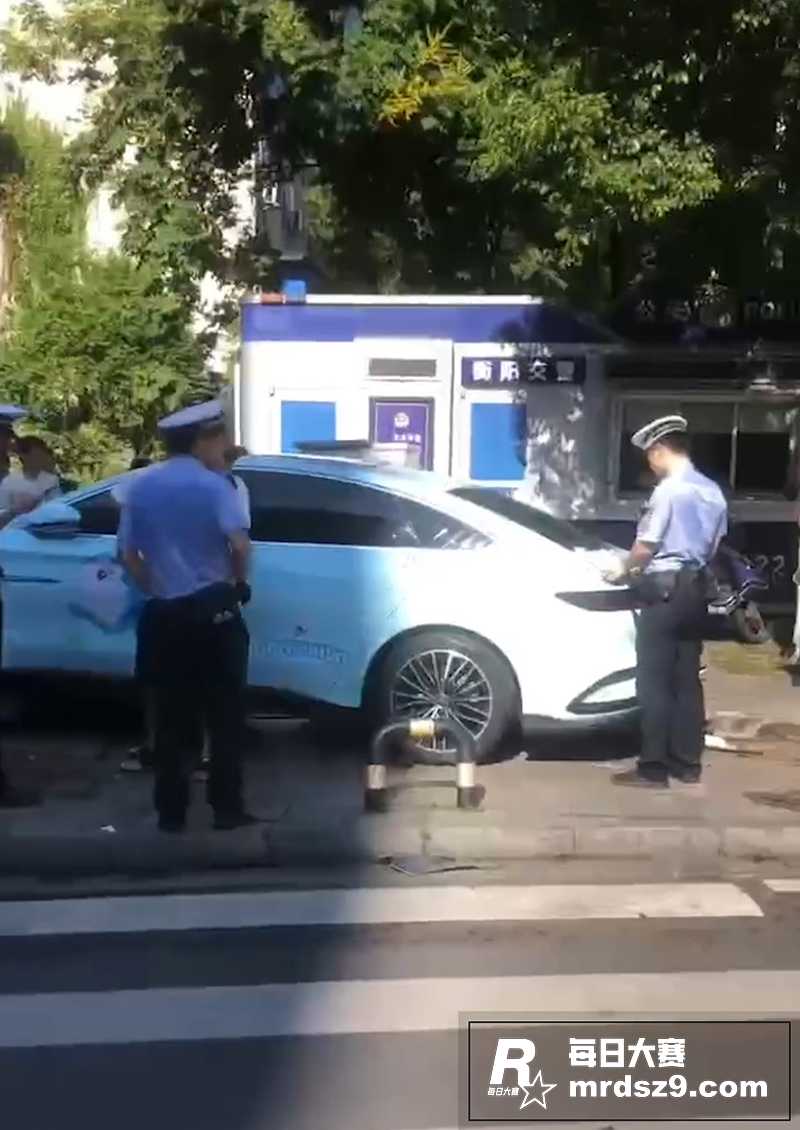 奇葩交通事故 25日相关图片7