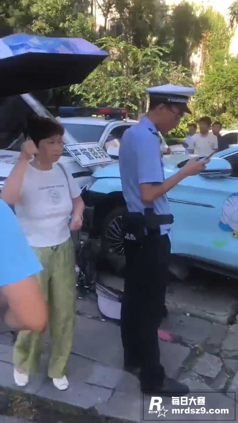 奇葩交通事故 25日相关图片8