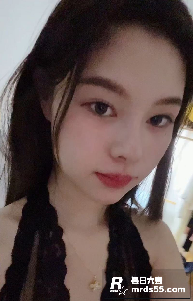 高颜值女网红 蜜桃波相关图片2