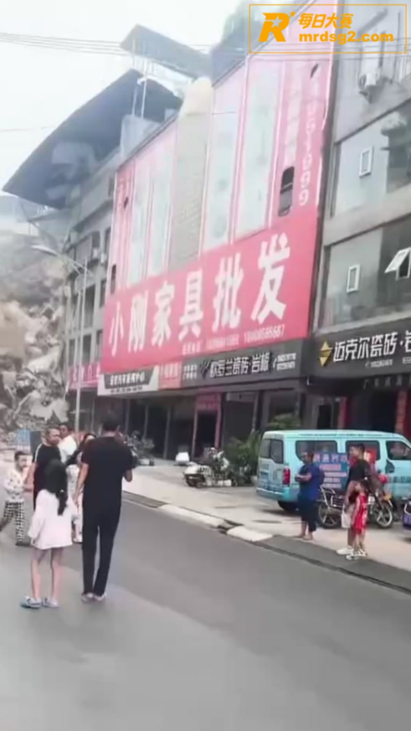 突发险情！重庆彭水山相关图片2