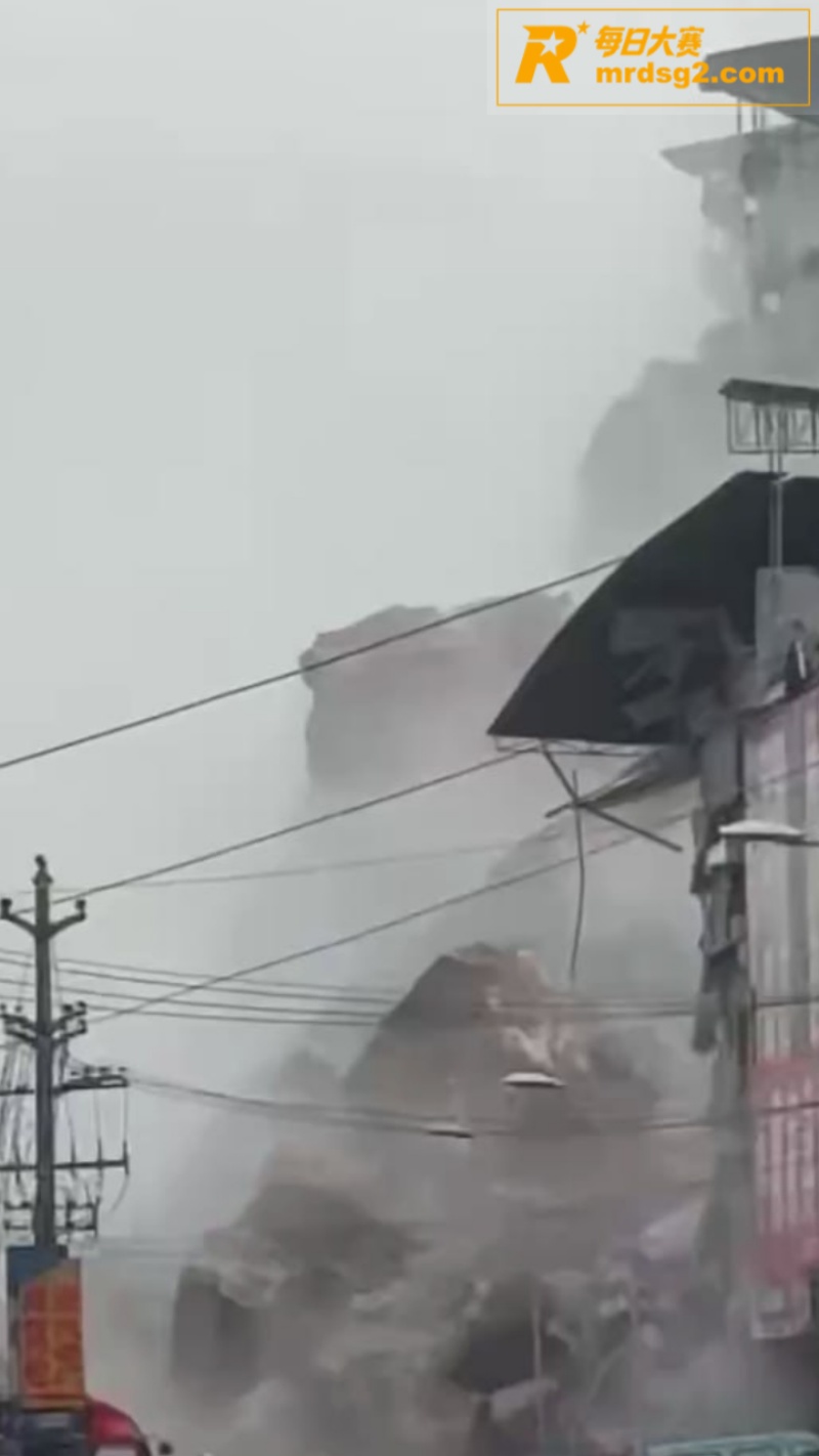 突发险情！重庆彭水山相关图片3