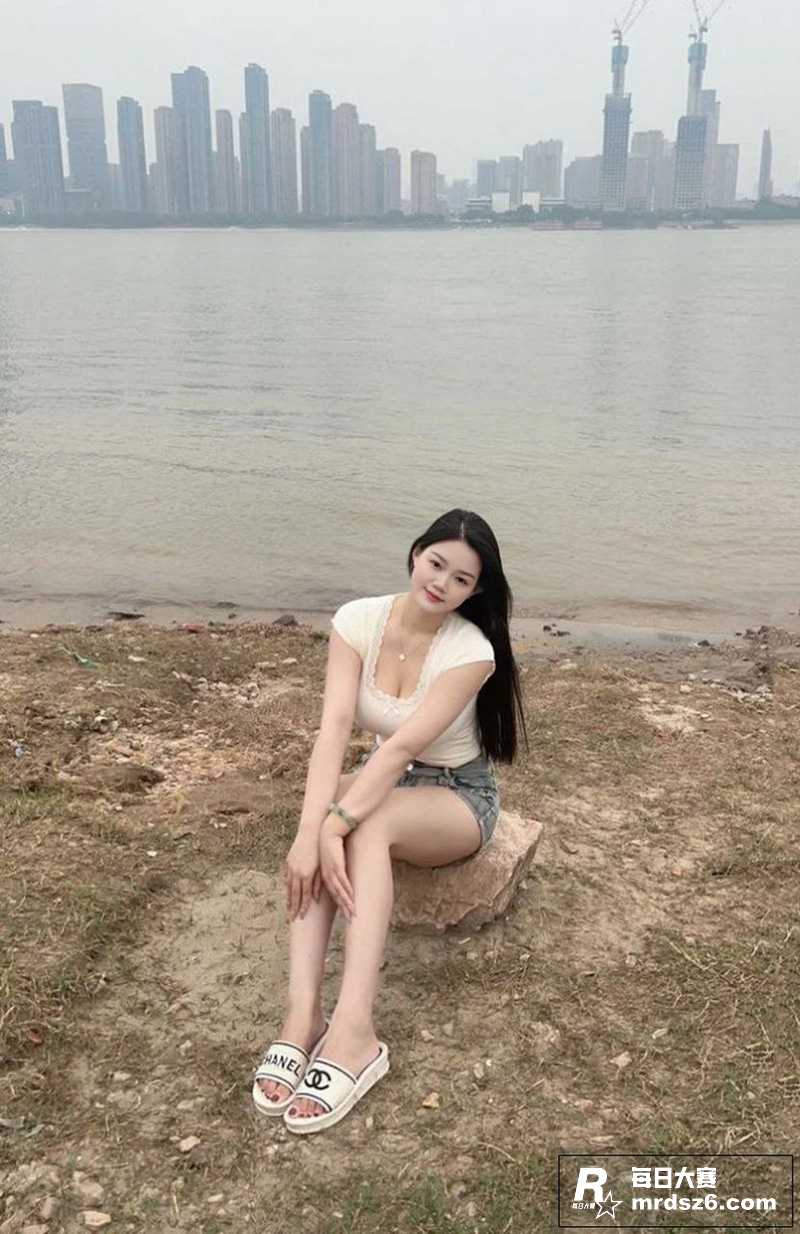 赛友投稿 极品销售美相关图片3