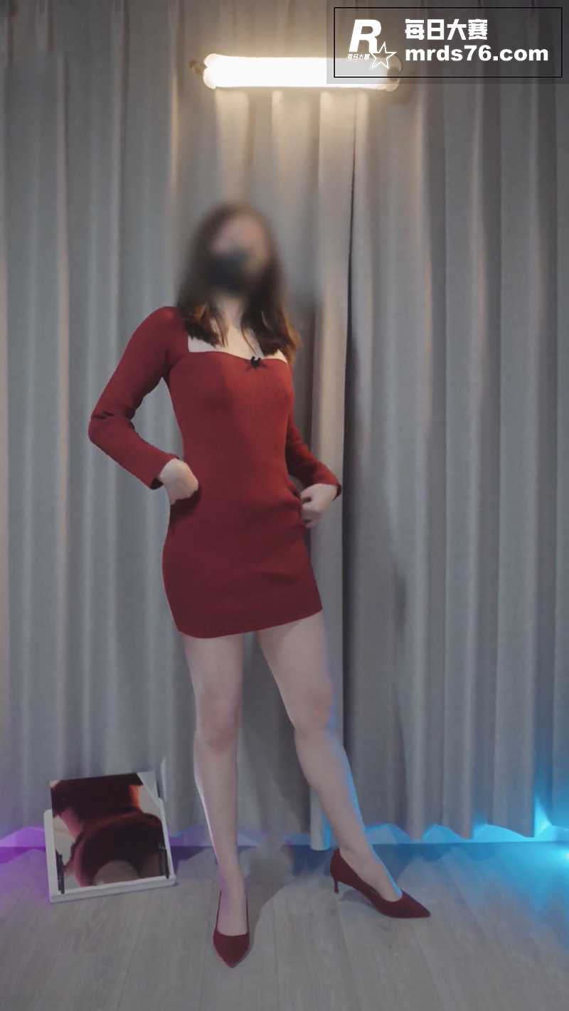 推特顶级变装女神 咚相关图片1