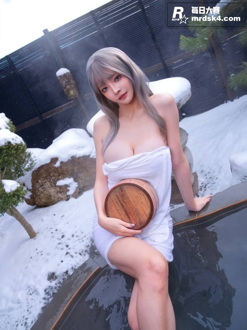 推特高颜值巨乳福利姬相关图片8