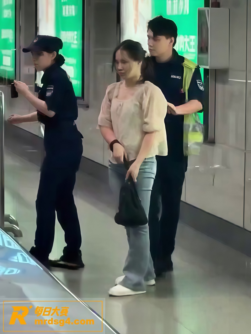 热门吃瓜 深圳地铁 相关图片5