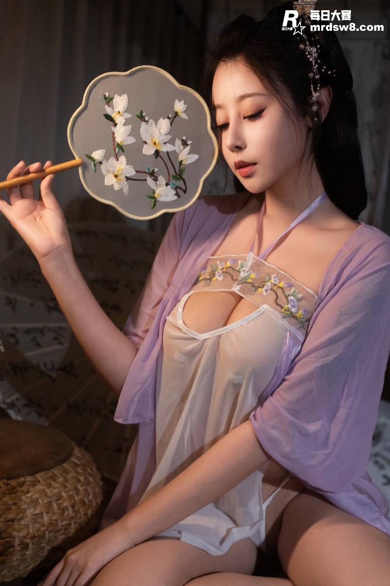 极品高颜值巨乳女神 相关图片12