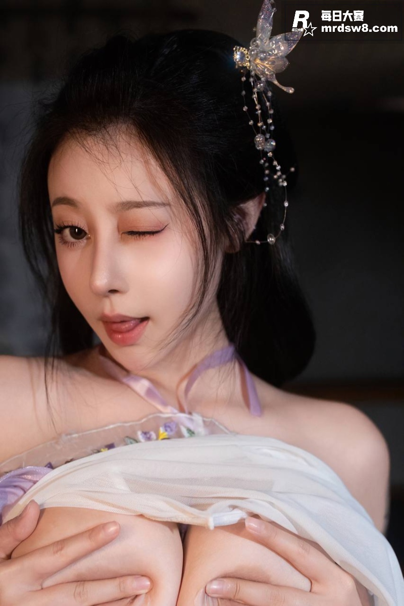 极品高颜值巨乳女神 相关图片53
