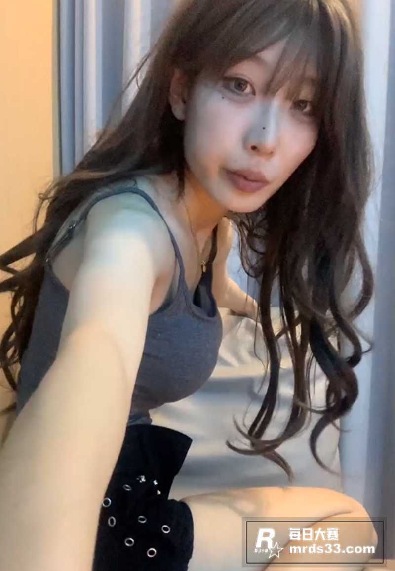 抖音擦边网红 小水不相关图片1