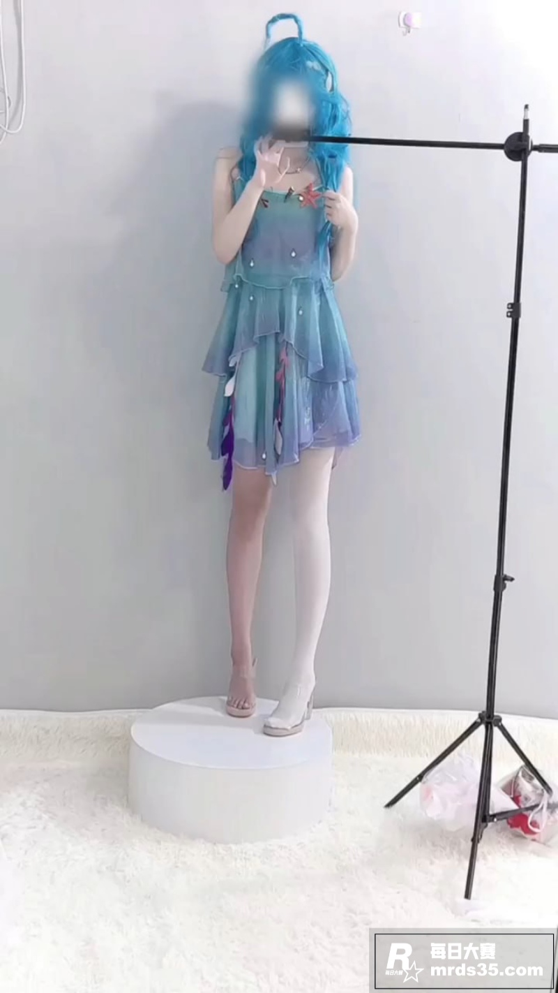 极品长腿嫩妹 霜霜b相关图片1