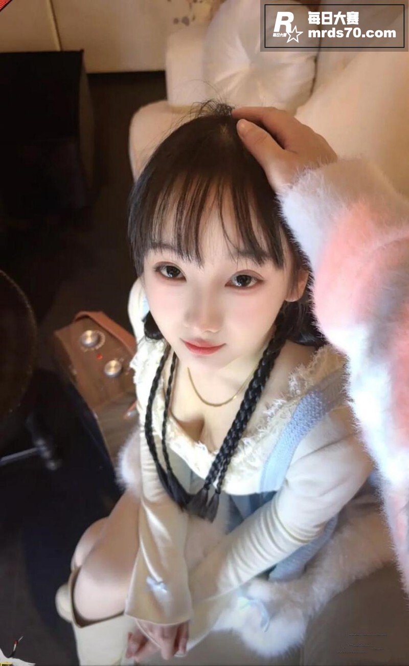 抖音高颜值女神 李梨相关图片4