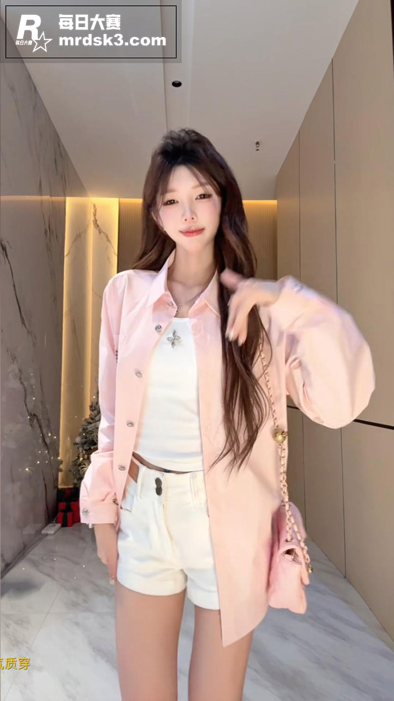 抖音网红 馨儿衣帽间相关图片4