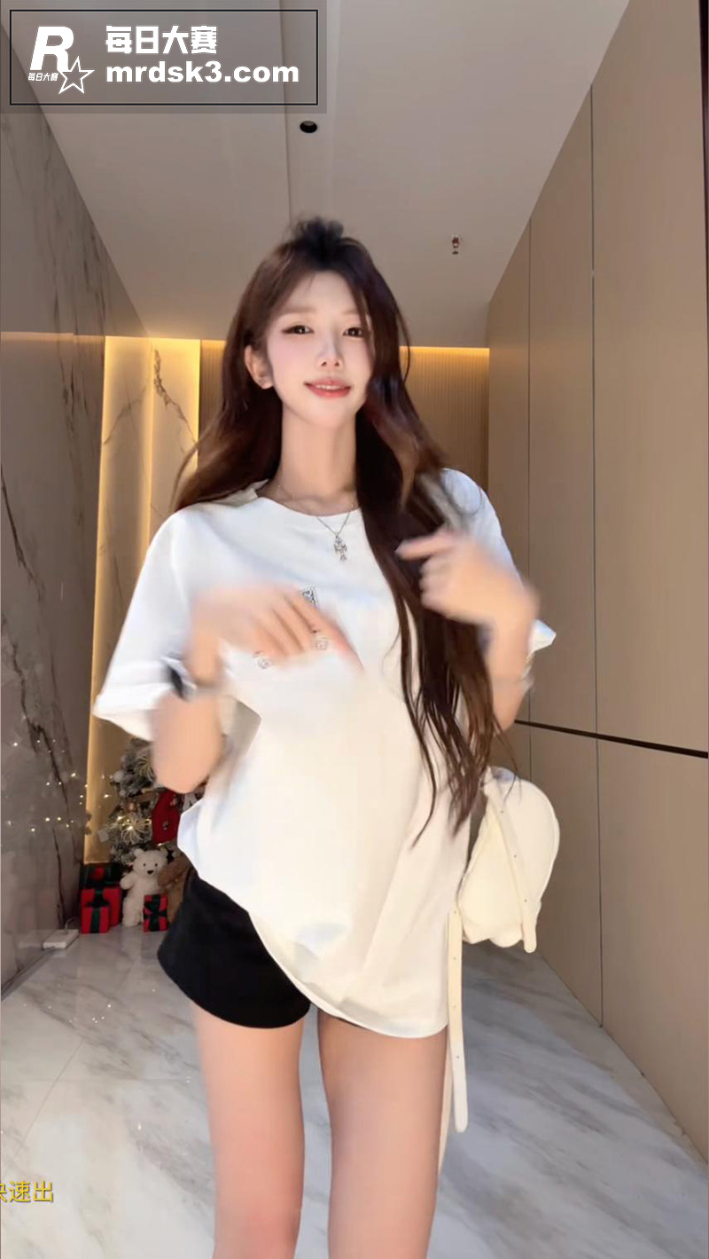 抖音网红 馨儿衣帽间相关图片7
