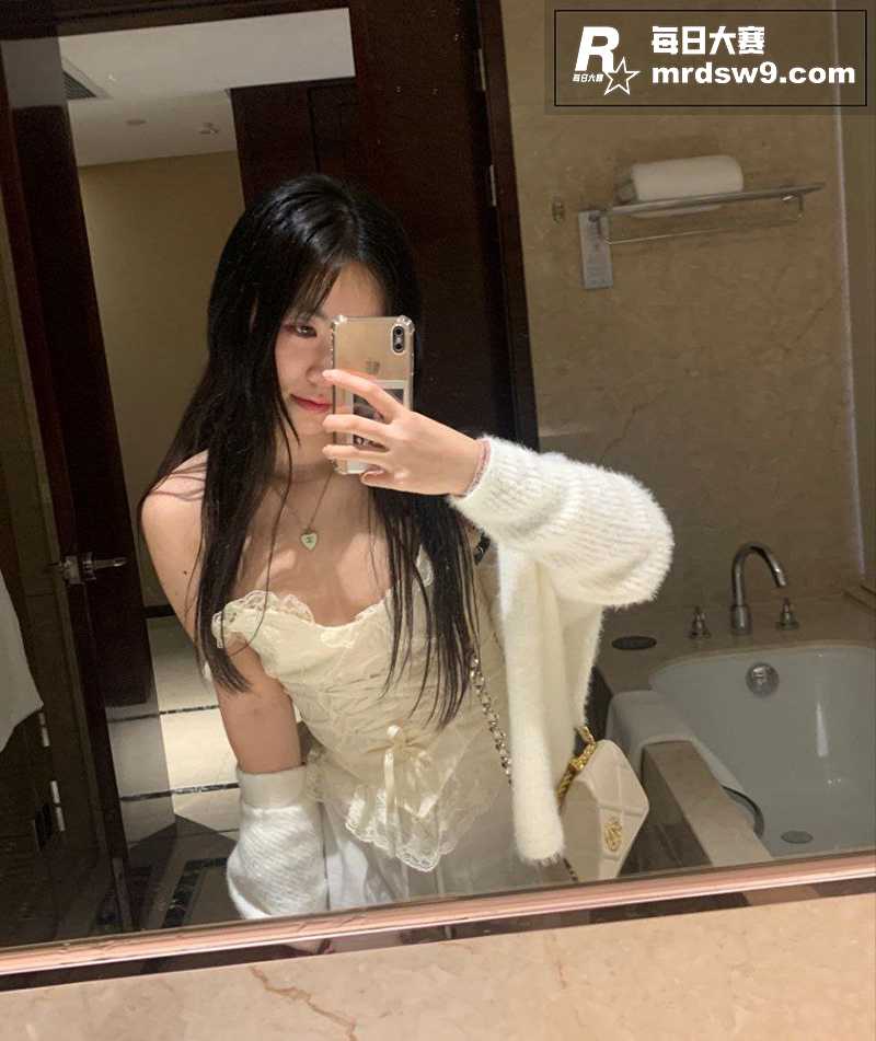 极品高颜值健身女神私相关图片2