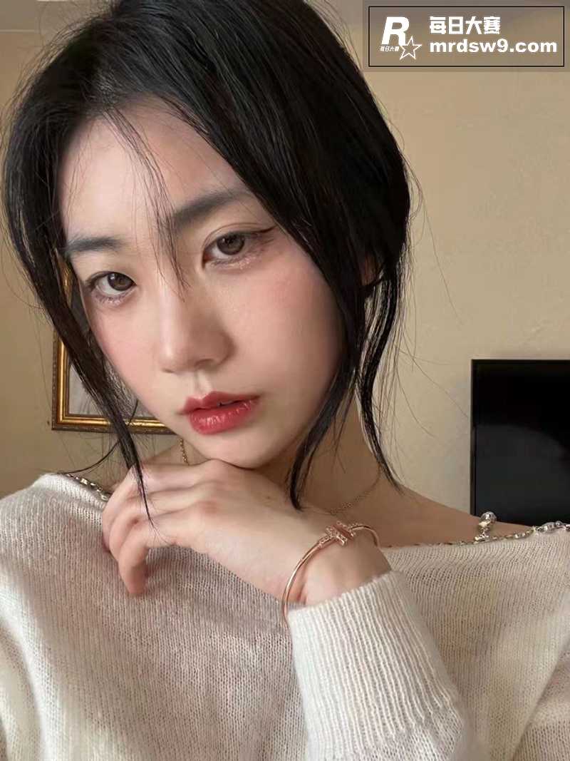极品高颜值健身女神私相关图片4