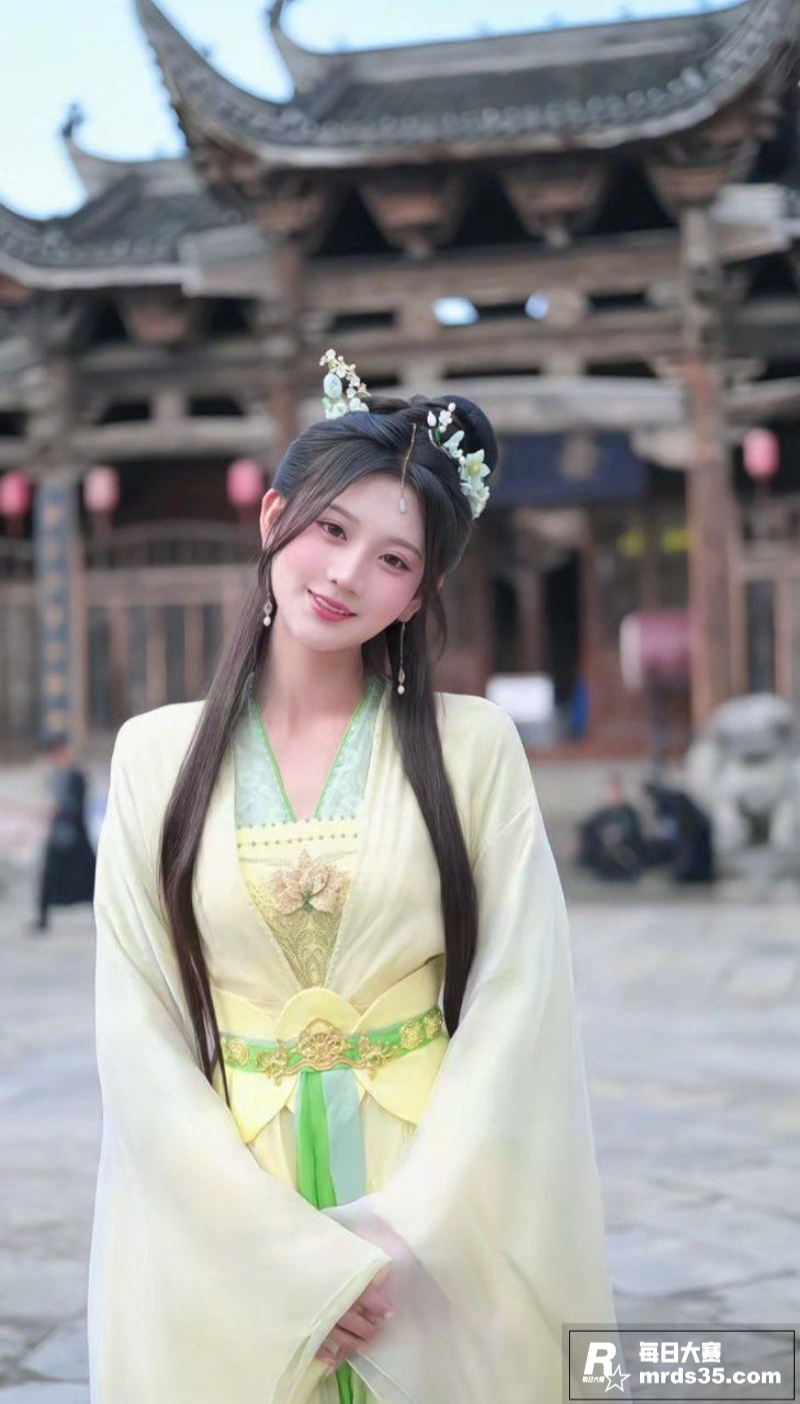 高颜值短剧演员 杨珊相关图片2