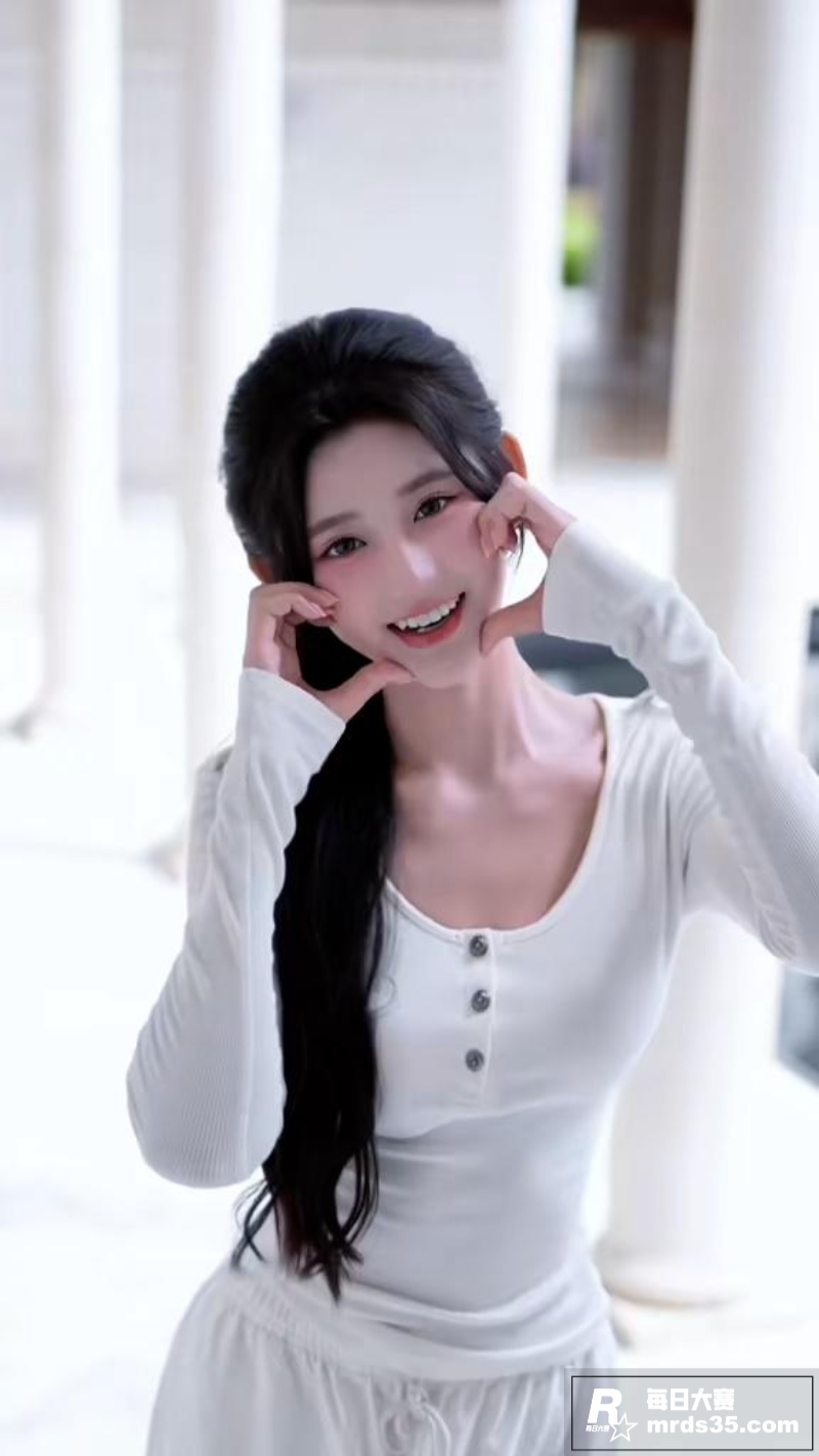 高颜值短剧演员 杨珊相关图片3