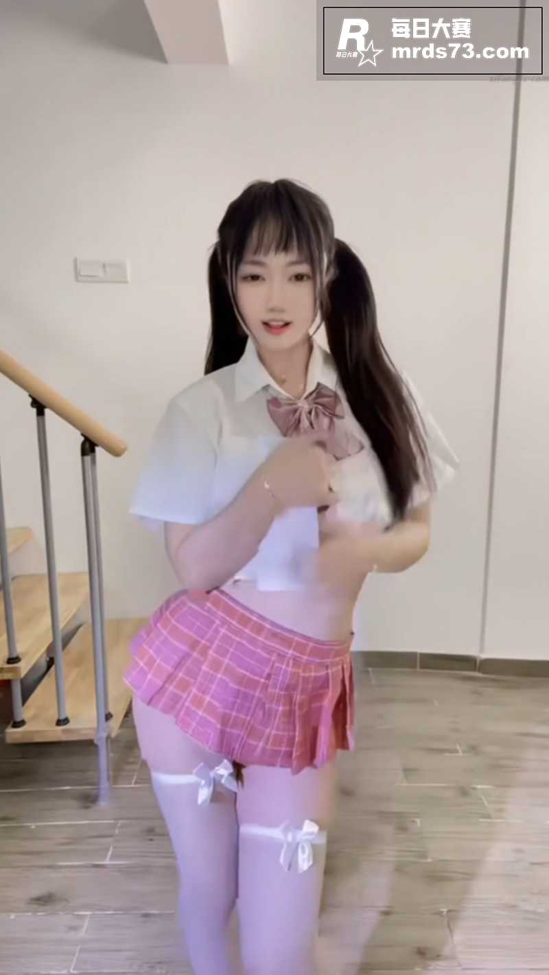 抖音高颜值反差萝莉 相关图片7