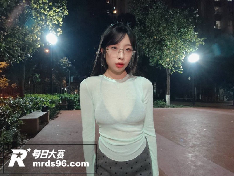 推特极品巨乳女神 t相关图片5