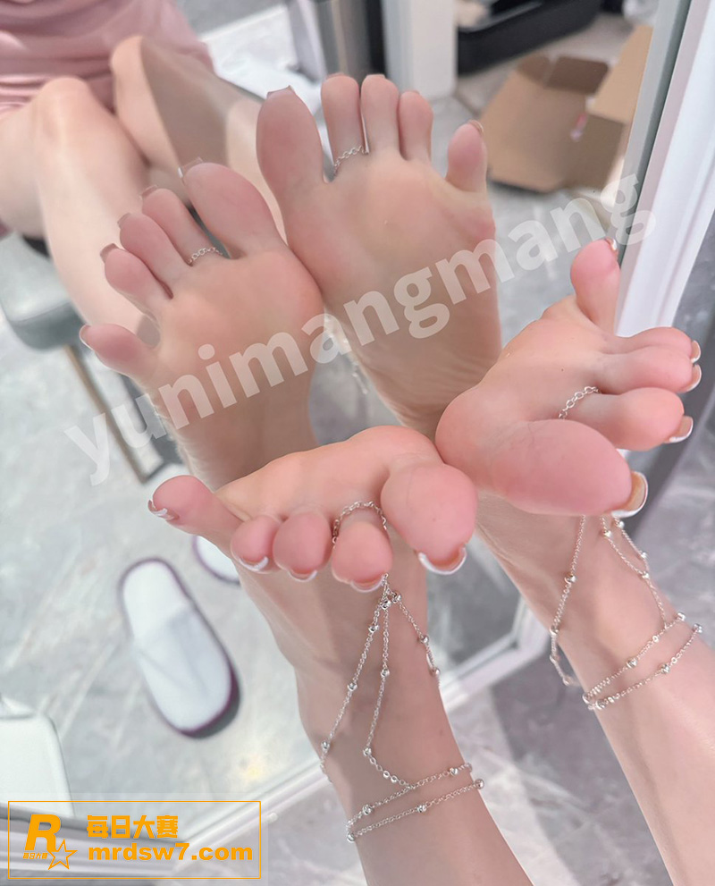 玉足榨精女神 芋泥很相关图片6