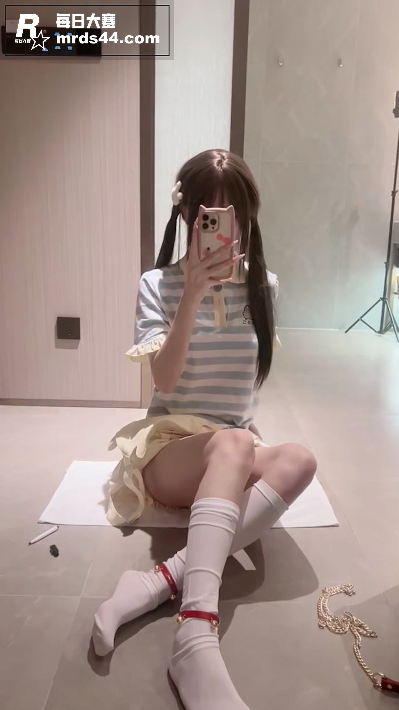 双马尾萝莉福利姬 小相关图片3