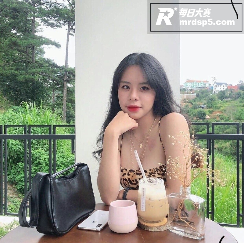 高颜值巨乳越南妹视频相关图片5
