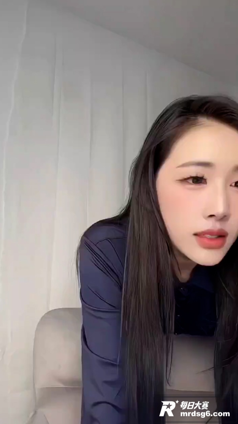 极品高颜值纹身小网红相关图片10
