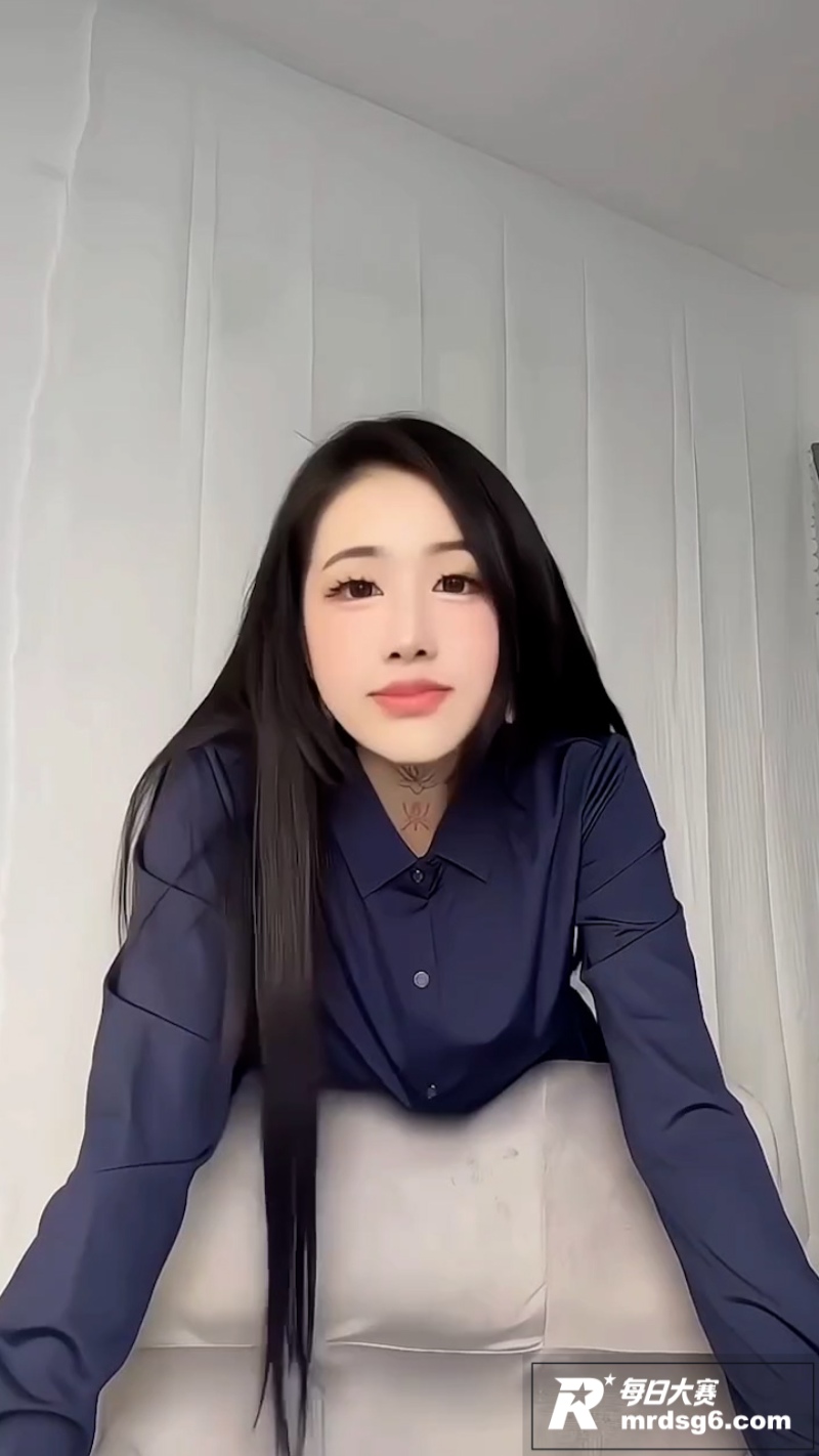 极品高颜值纹身小网红相关图片11
