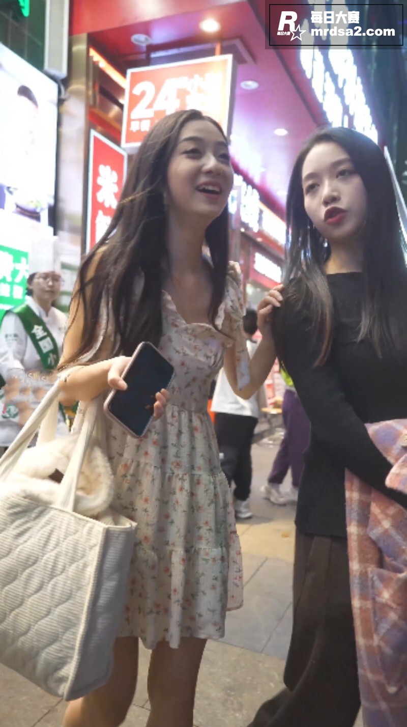 偷拍大神小吃街跟踪抄相关图片2