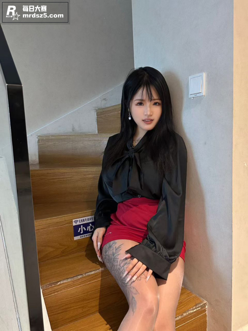 抖音巨乳主播 小y睡相关图片3