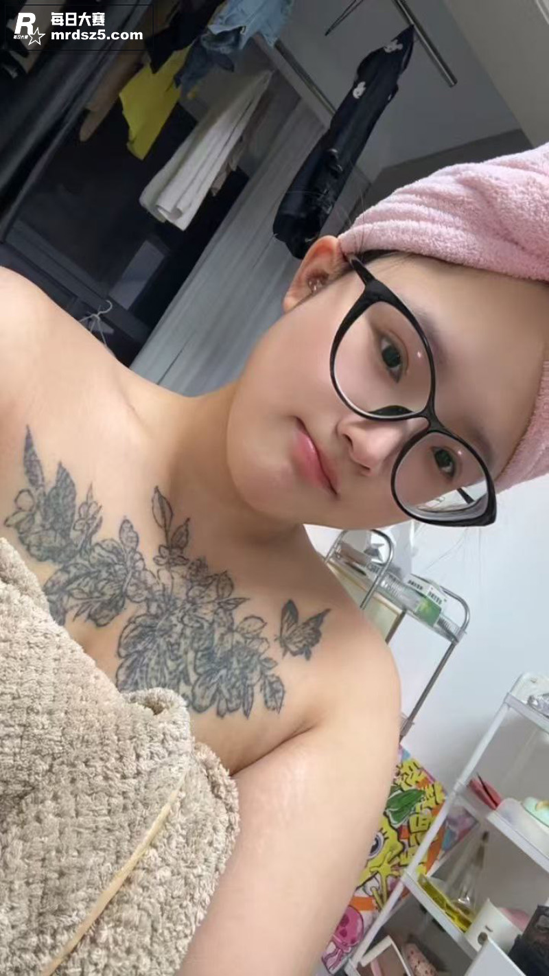抖音巨乳主播 小y睡相关图片5