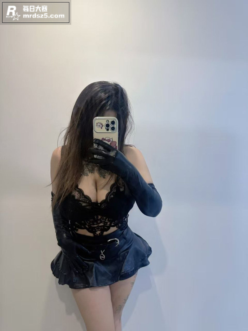 抖音巨乳主播 小y睡相关图片11