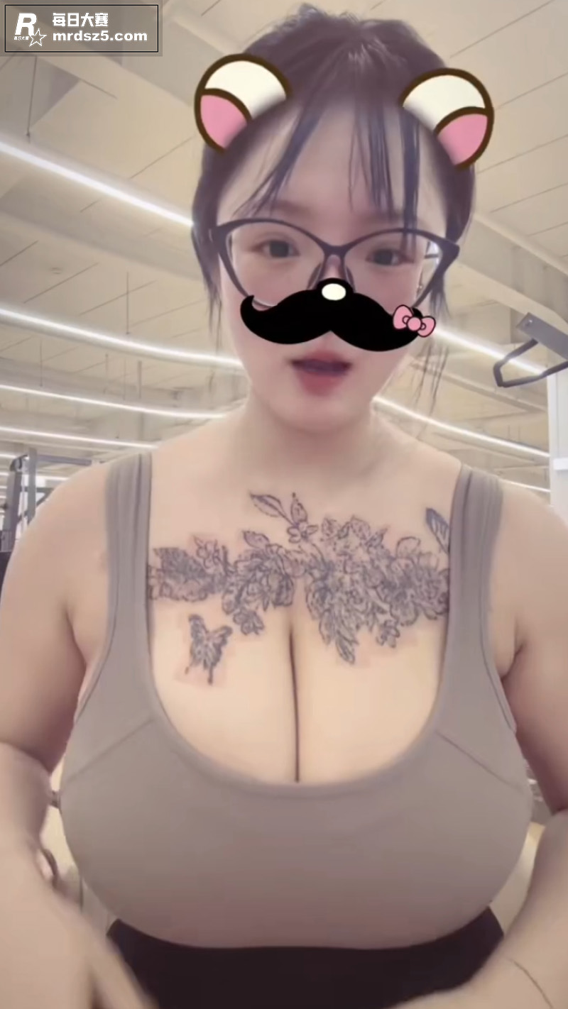 抖音巨乳主播 小y睡相关图片16