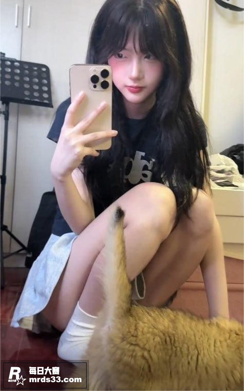 抖音72万粉丝高颜值相关图片4