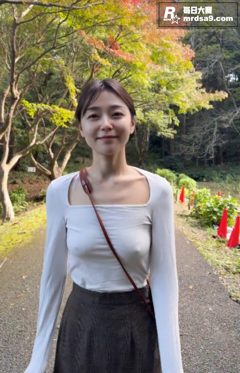 日本高颜值已婚小少妇相关图片4