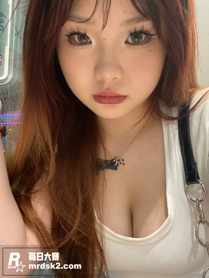 超性感巨乳肥臀小坦克相关图片3