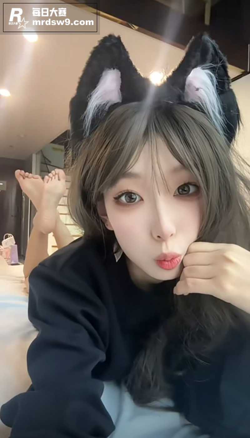 抖音高颜值小网红 小相关图片2