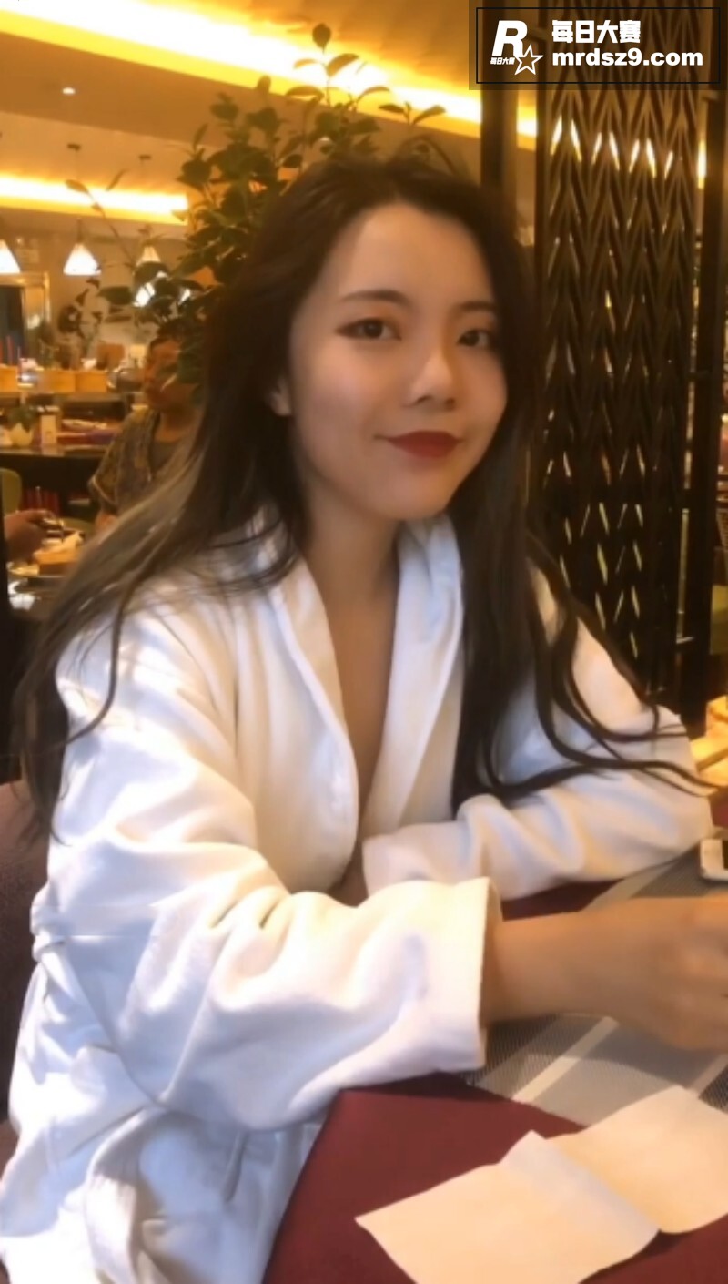 00后反差美少女 濑相关图片5
