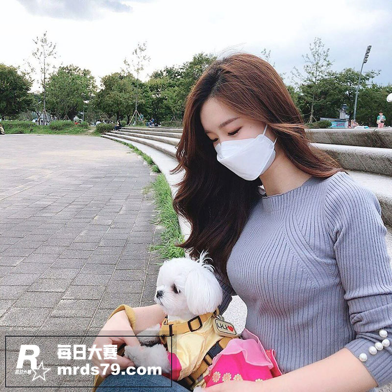 高颜值小情侣不雅私拍相关图片3