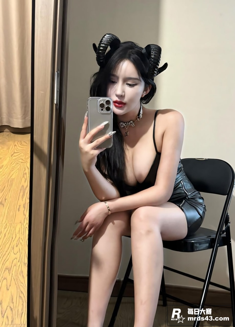 抖音极品巨乳擦边福利相关图片1