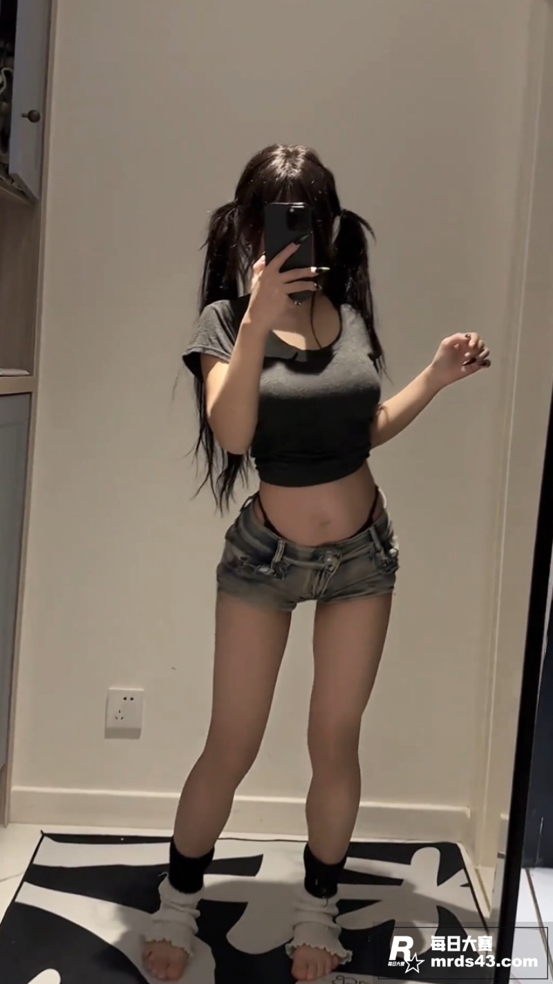抖音极品巨乳擦边福利相关图片7